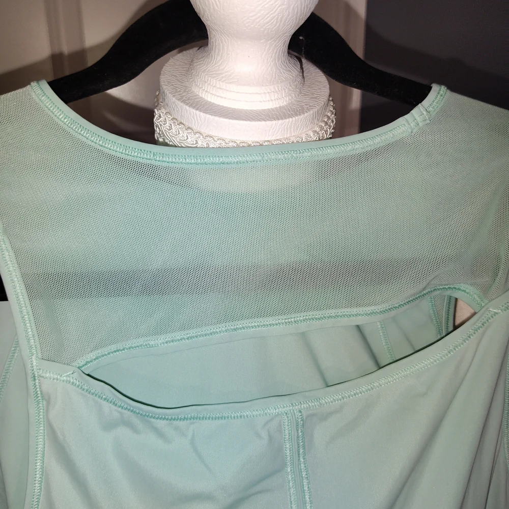 Lululemon Mint‎ Green Sleeveless Athletic Tank